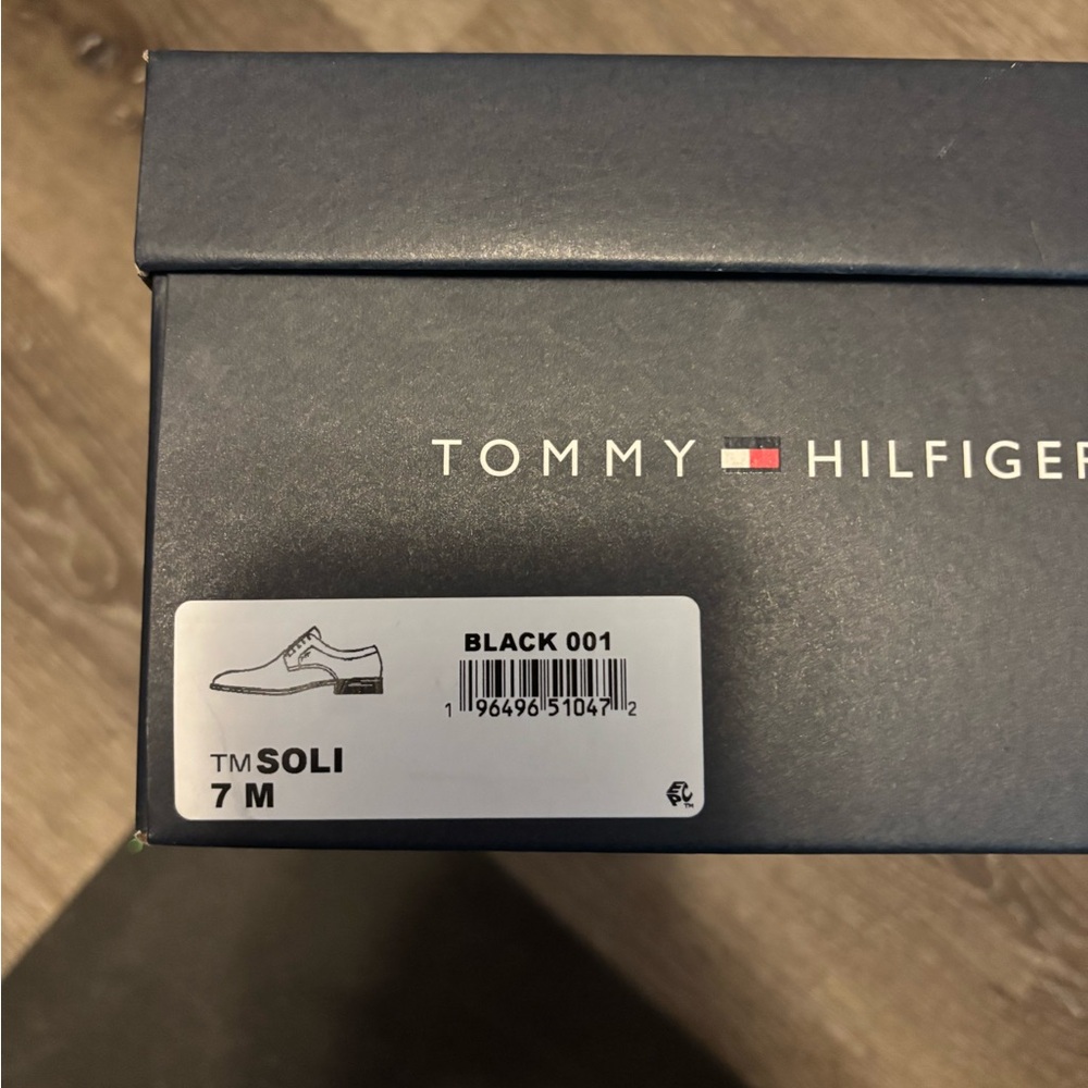 Tommy Hilfiger Black Leather Oxfords-dress shoes - Picture 5 of 6